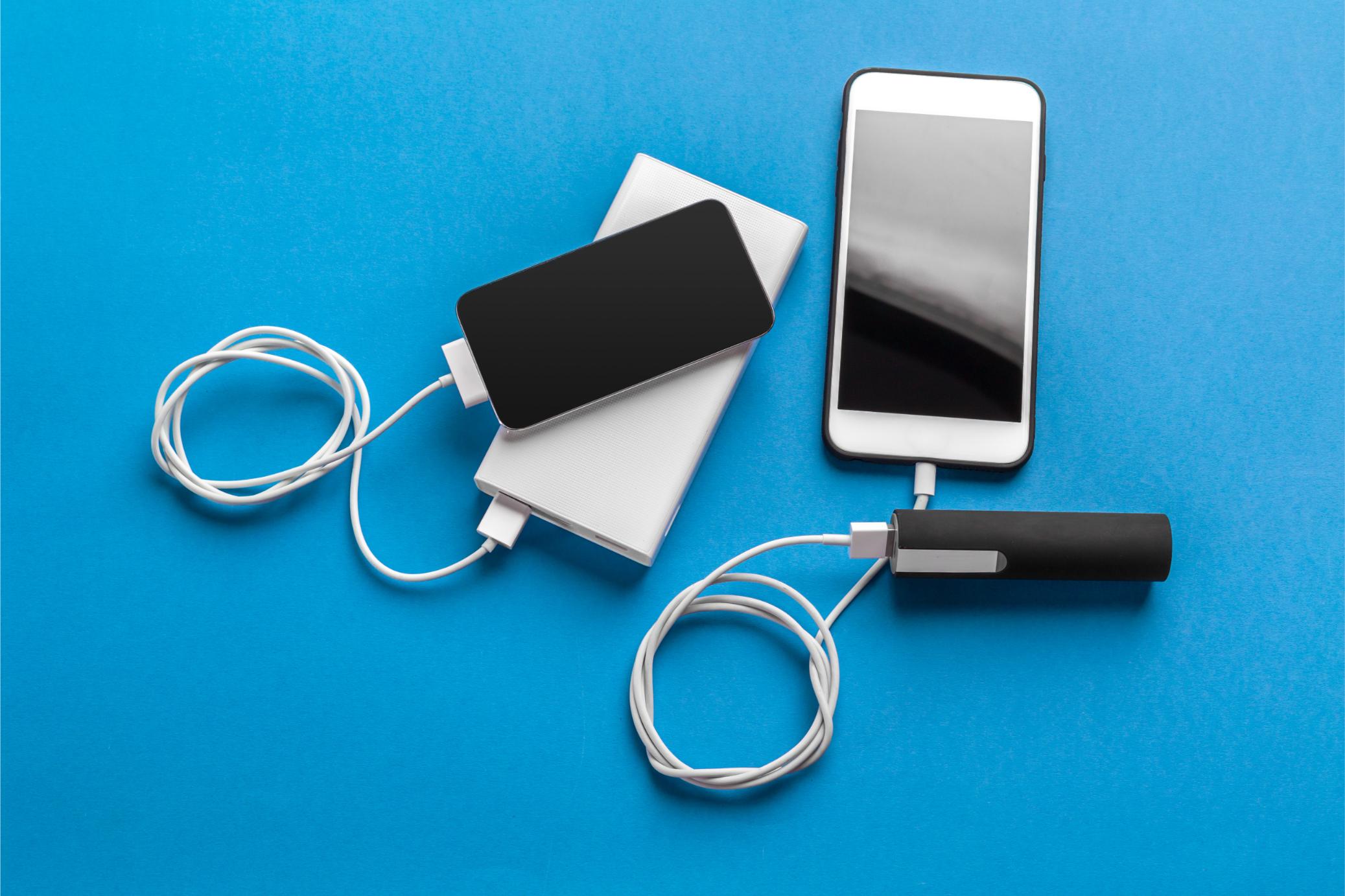 Dlaczego telefon przerywa ładowanie i jak to naprawić? - Blog technologiczny - Apple Android IT Naprawy Porady